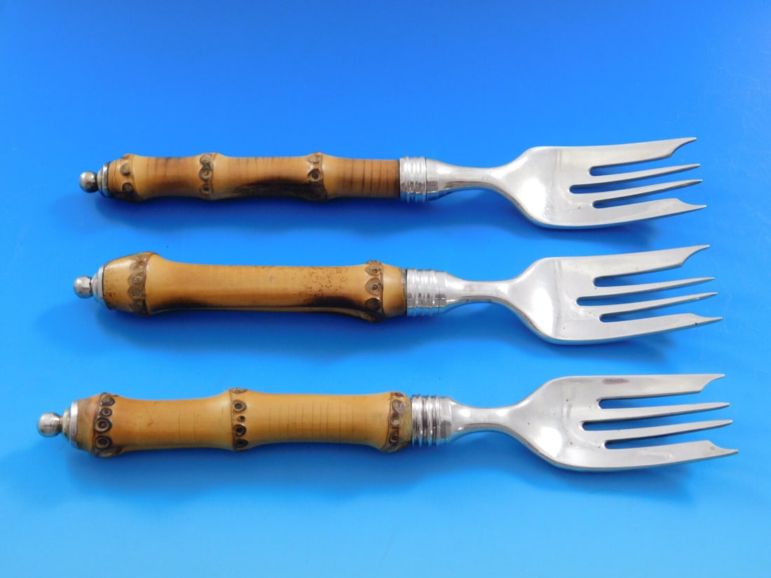 Buccellati Tahiti Vintage Sterling Silver Fork Set of 3 Bamboo 7": Buccellati Tahiti Vintage Sterling Silver Fork Set of 3 Bamboo 7" Discover the elegance of the Tahiti salad fork set by Buccellati, featuring three stunning forks crafted from sterling silver with uni