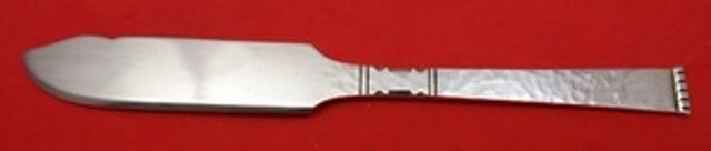 Old Newbury Crafters ONC Sterling Silver Karen Butter Spreader 5 3/4": Old Newbury Crafters ONC Sterling Silver Karen Butter Spreader 5 3/4" This elegant butter spreader, crafted by Old Newbury Crafters, features a classic flat handle design in the exquisite Karen patter
