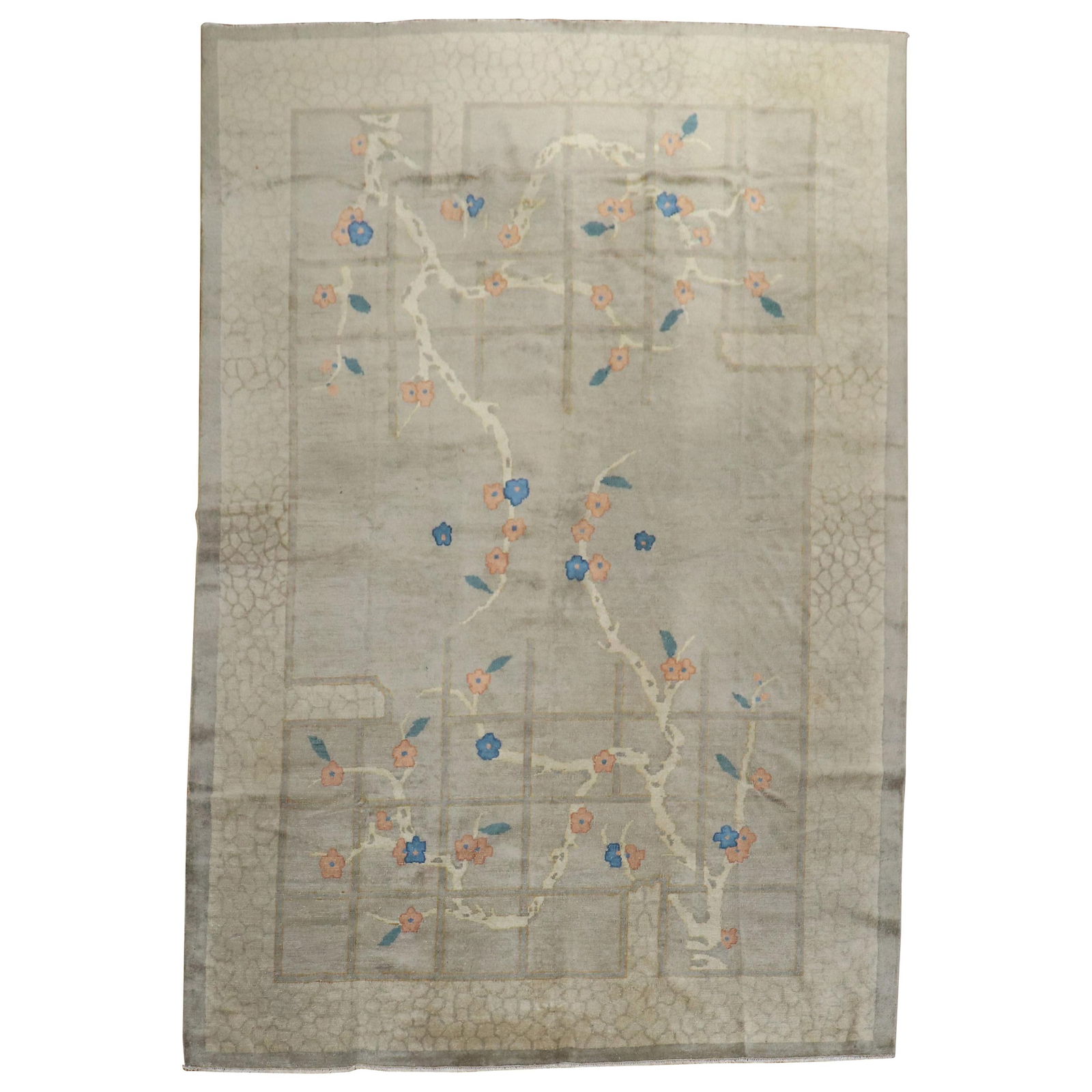 Chinoiserie Wool Floral Rug in Tranquil Gray 74 x 114 inches: Chinoiserie Wool Floral Rug in Tranquil Gray 74 x 114 inches Enhance your space with this exquisite early 20th-century Chinese floral rug, featuring a stunning Chinoiserie design on a soft gray field.