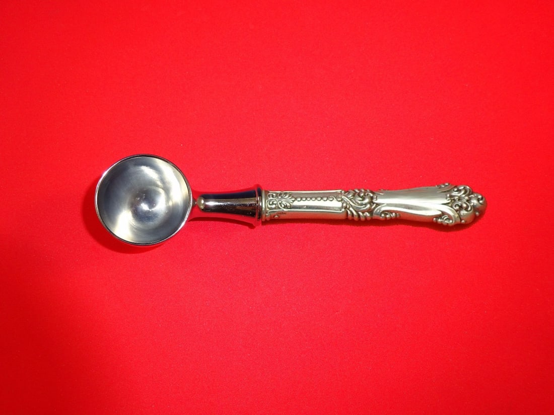 Reed & Barton La Marquise Sterling Silver Coffee Scoop Custom Made 6": Reed & Barton La Marquise Sterling Silver Coffee Scoop Custom Made 6" This exquisite coffee scoop from the La Marquise pattern by Reed & Barton is crafted from sterling silver with a hollow handle and