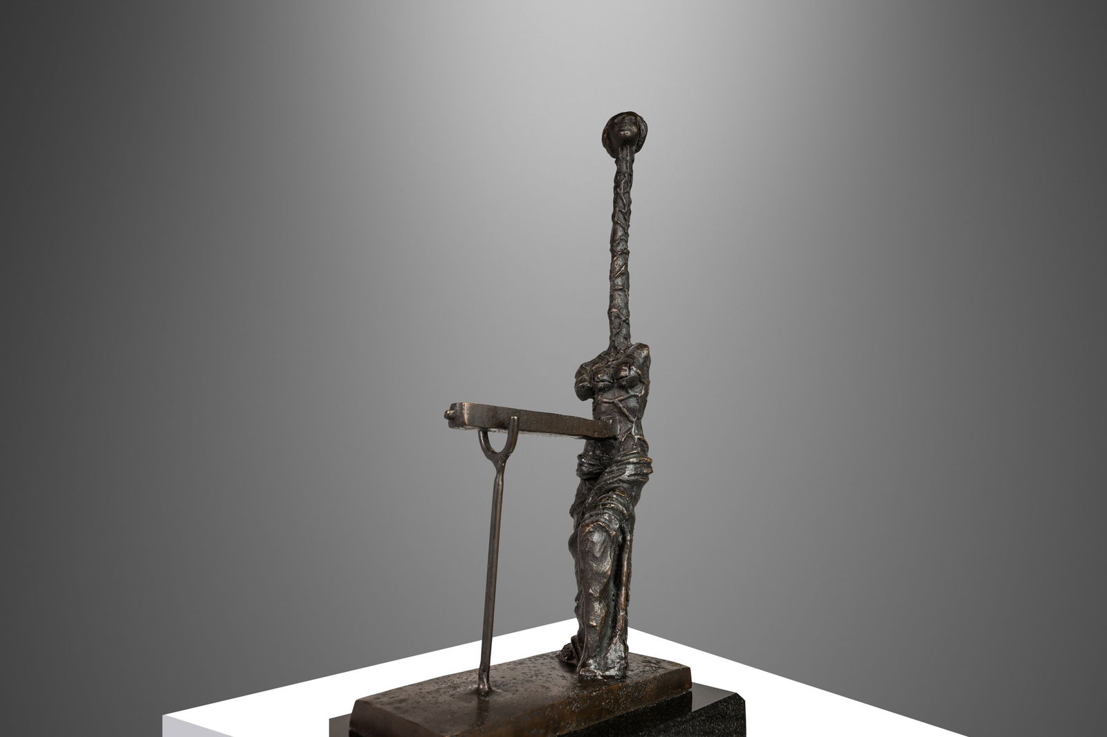 Salvador Dali Limited Edition Venus a la Girafe Bronze Sculpture 2/299: Salvador Dali Limited Edition Venus a la Girafe Bronze Sculpture 2/299 Presenting a remarkable limited edition sculpture titled "Venus a la Girafe" by renowned artist Salvador Dali, crafted in solid b