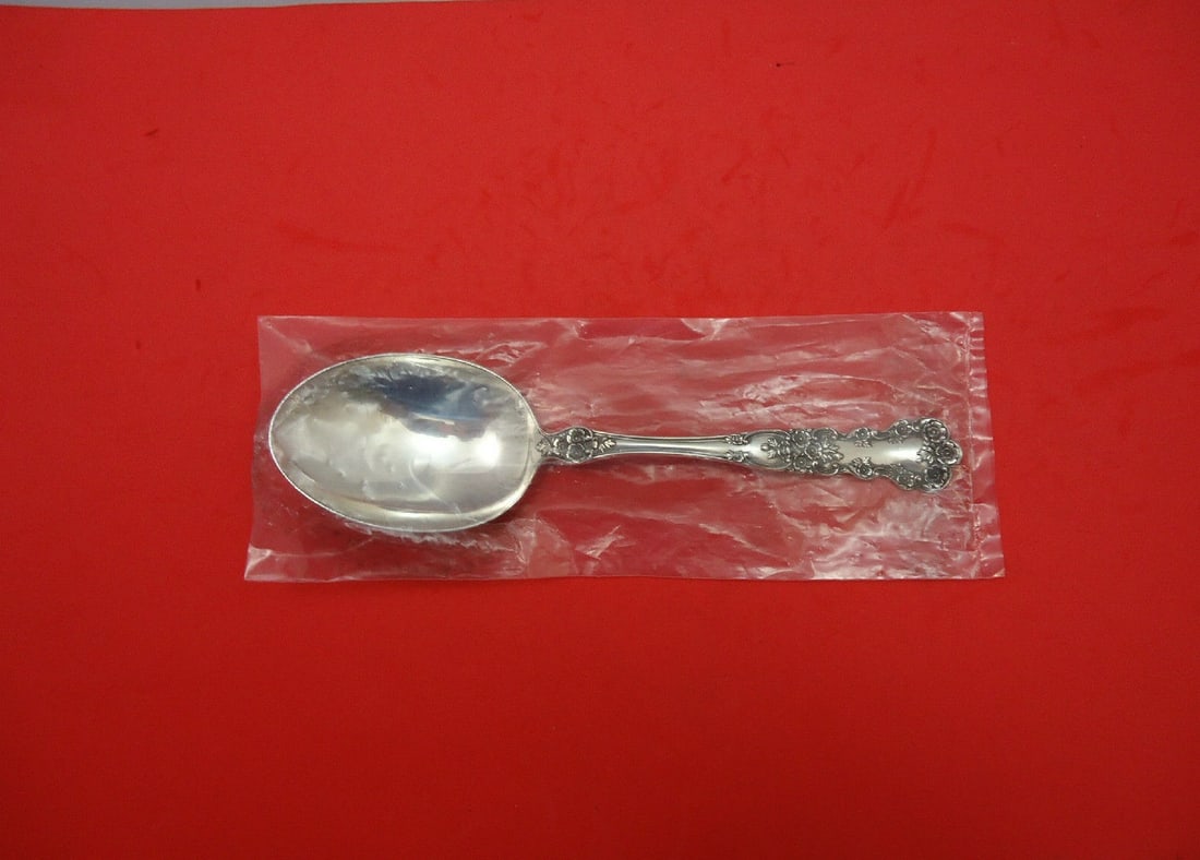 Gorham Buttercup Sterling Silver Serving Spoon 8.75 New: Gorham Buttercup Sterling Silver Serving Spoon 8.75 New This exquisite Buttercup serving spoon by Gorham showcases a stunning design that dates back to 1899. Crafted from high-quality sterling silver,