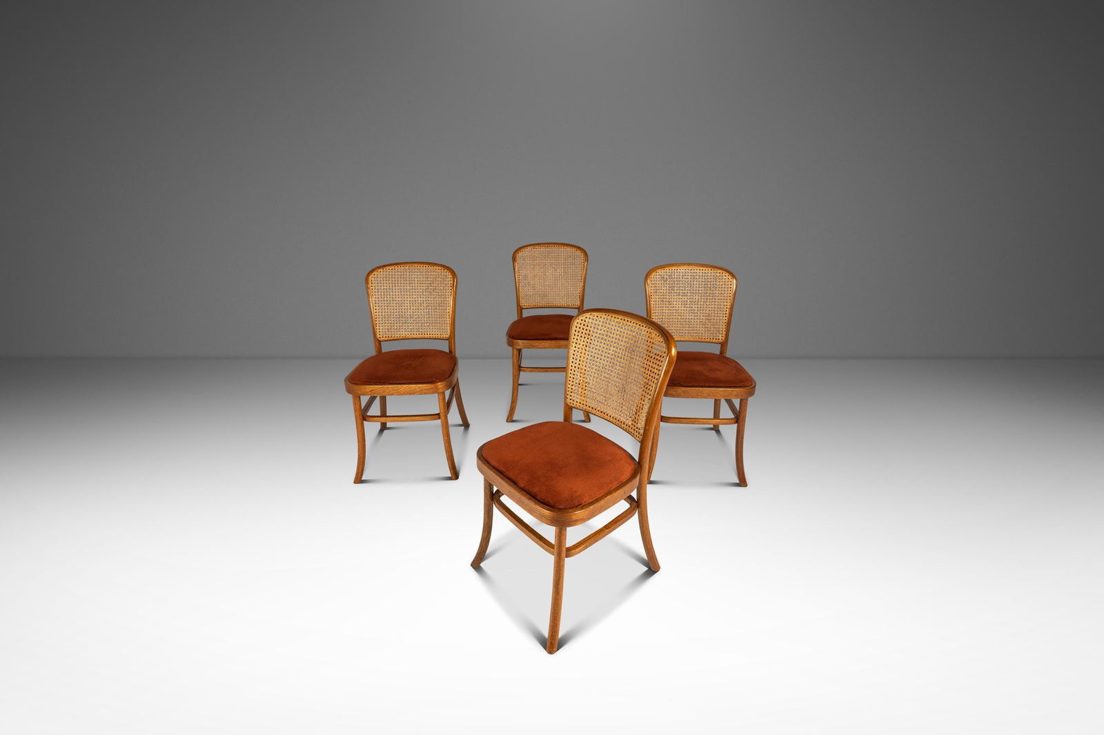 Set of 4 Oak Bentwood Dining Chairs Model 811 Style in Manner of Josef Frank Hoffmann (1 of 17)