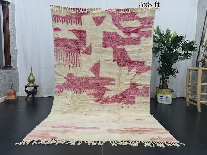 Authentic Handmade Berber Wool Rug 8 x 5 Feet Morocco: Authentic Handmade Berber Wool Rug 8 x 5 Feet Morocco Experience the beauty of craftsmanship with this stunning, soft handmade Moroccan Berber wool rug. Expertly handwoven in the Atlas Mountains by lo