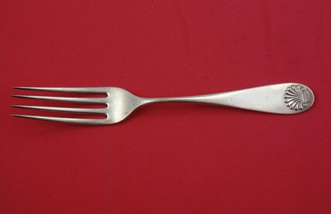 Frank Smith Shell Pattern Sterling Silver Fork 7 Inches: Frank Smith Shell Pattern Sterling Silver Fork 7 Inches Presenting a classic Shell pattern regular fork crafted by Frank Smith. This sterling silver fork, measuring 7 inches, showcases the exquisite d