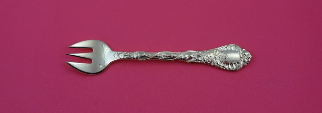 Odiot Demidoff Vermeil Sterling Silver Oyster Fork 5.5 Inches Unused: Odiot Demidoff Vermeil Sterling Silver Oyster Fork 5.5 Inches Unused This exquisite Demidoff Vermeil oyster fork by Odiot is crafted from sterling silver, showcasing the elegant design synonymous with