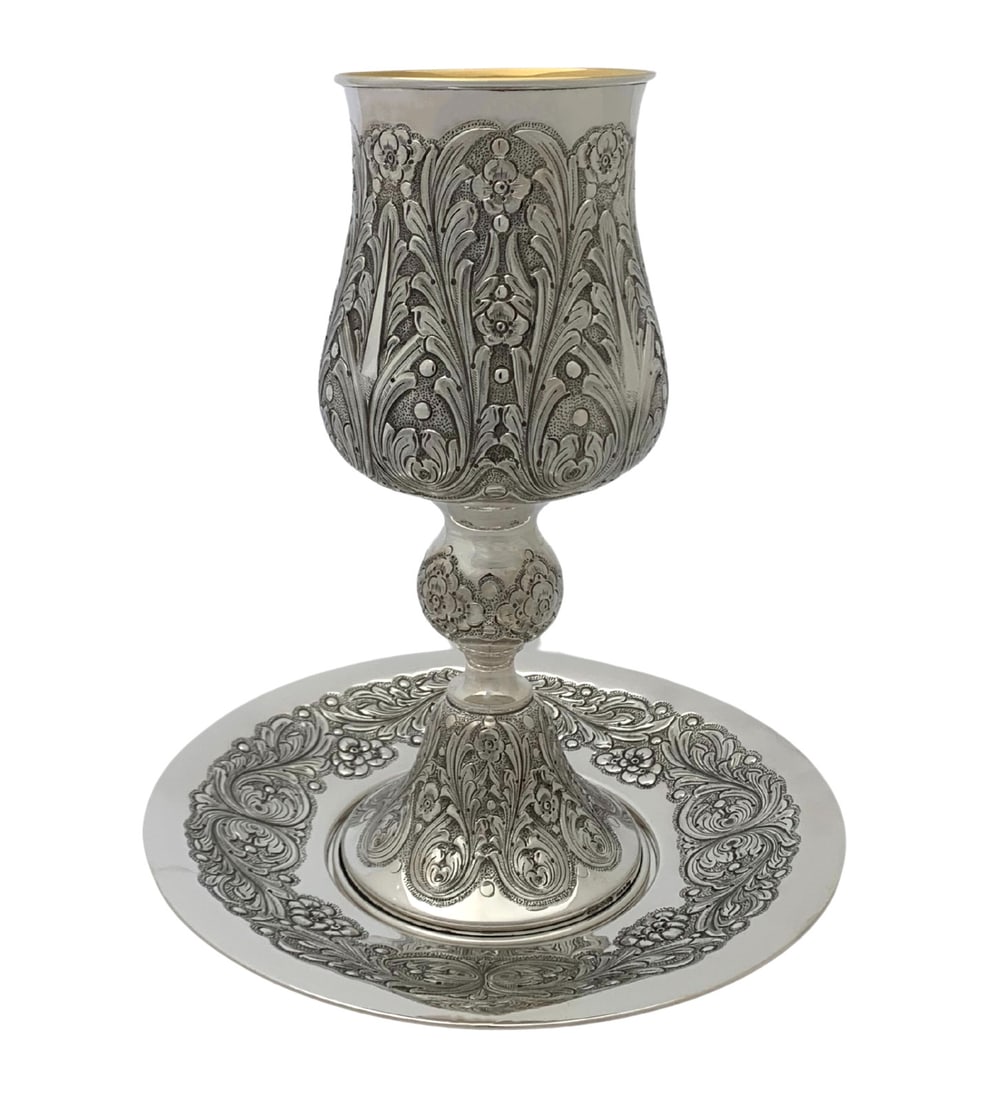 Handmade Italian 925 Sterling Silver Eliyahu Cup & Tray Set: Handmade Italian 925 Sterling Silver Eliyahu Cup & Tray Set This exquisite Eliyahu Cup and Tray set is crafted from fine Italian 925 sterling silver, showcasing intricate handmade floral and leaf swir