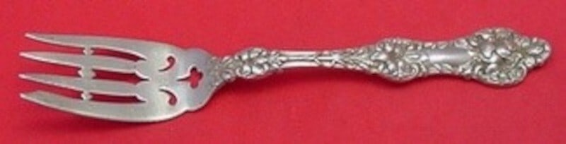 Alvin Gorham Old Orange Blossom Sterling Silver Pierced Salad Fork 6": Alvin Gorham Old Orange Blossom Sterling Silver Pierced Salad Fork 6" This exquisite salad fork features the Old Orange Blossom pattern, crafted from high-quality sterling silver by Alvin/Gorham. Meas