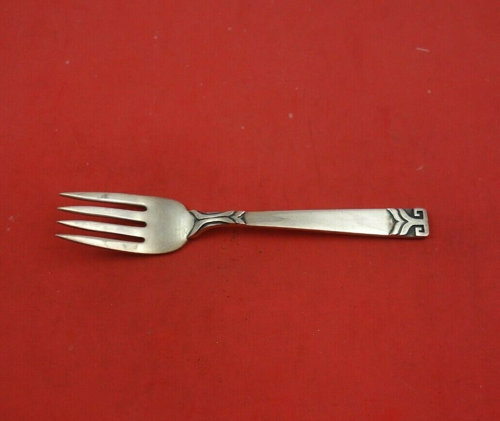 Pedro Castillo Aztec Sterling Silver Salad Fork 5 7/8": Pedro Castillo Aztec Sterling Silver Salad Fork 5 7/8" This exquisite salad fork, designed by Pedro Castillo, showcases the intricate Aztec pattern and is crafted from high-quality sterling silver. Me
