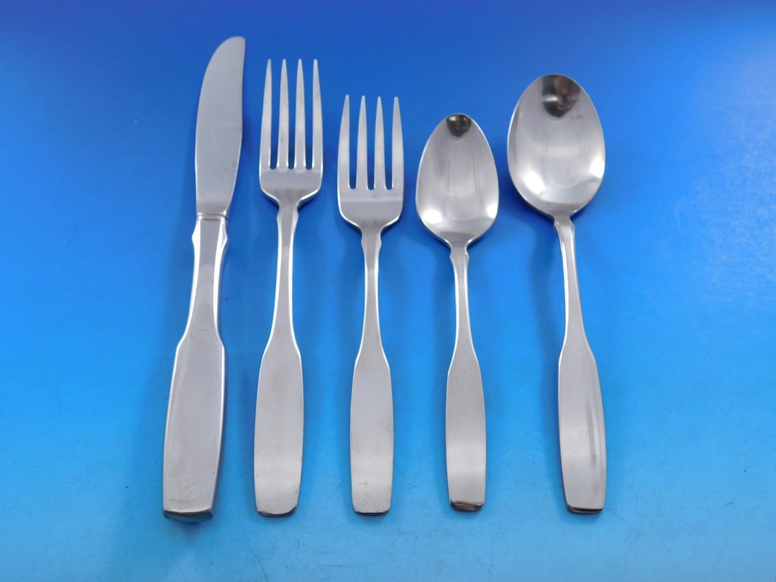 Oneida Paul Revere Stainless Steel Flatware Set for 12 76 Pieces with Caddy: Oneida Paul Revere Stainless Steel Flatware Set for 12 76 Pieces with Caddy Elevate your dining experience with the Paul Revere Stainless Steel Flatware Service for 12 by Oneida. This exquisite set, f