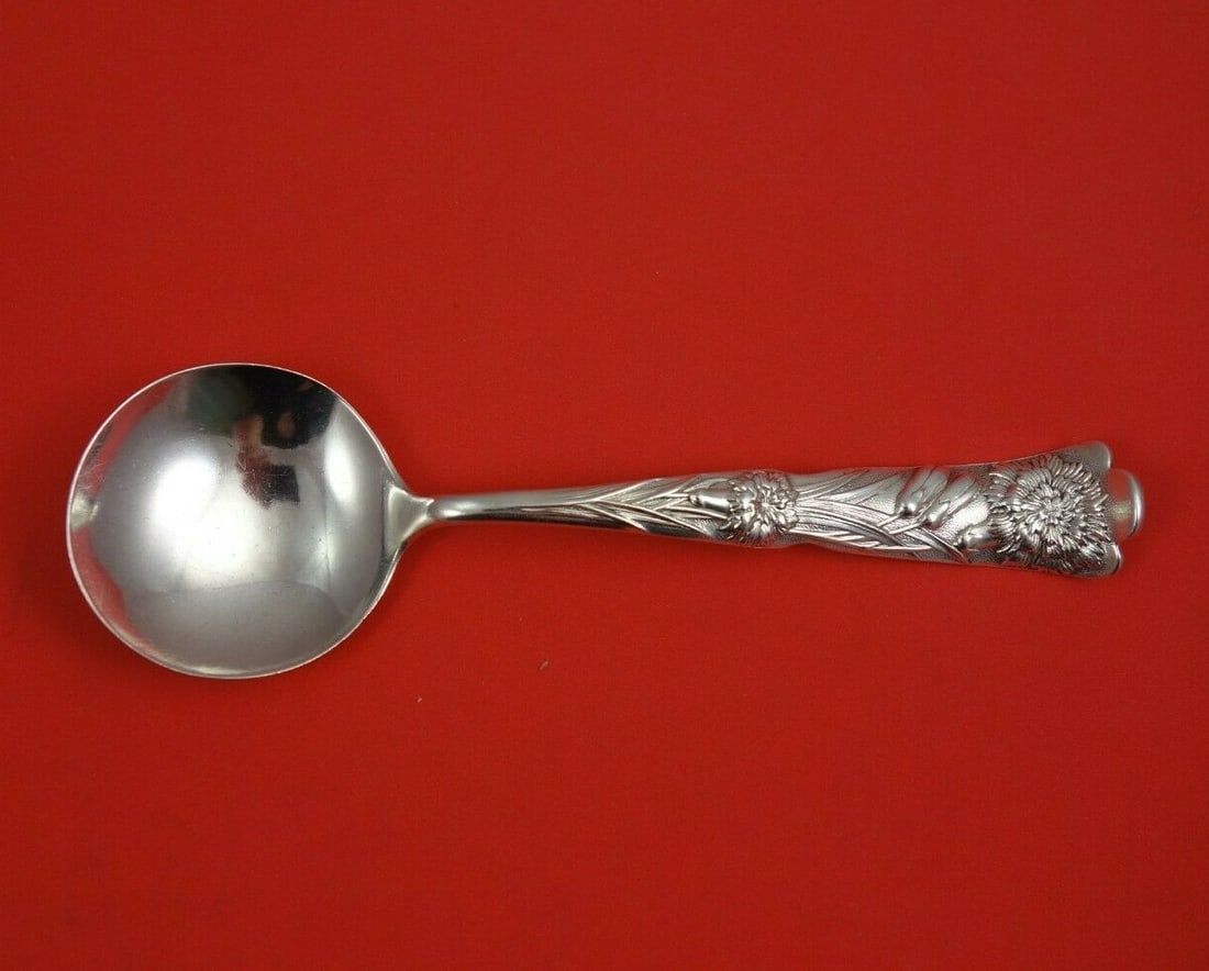 Shiebler Flora Sterling Silver Gumbo Soup Spoon 6 1/4 inches Multi Motif: Shiebler Flora Sterling Silver Gumbo Soup Spoon 6 1/4 inches Multi Motif This exquisite gumbo soup spoon from the Flora pattern by Shiebler showcases fine craftsmanship in sterling silver. Measuring 6