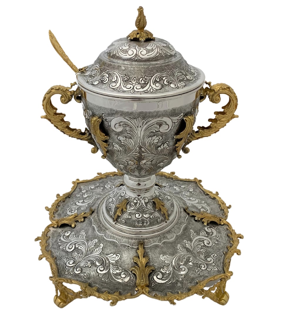 Handmade 925 Sterling Silver Gilded Leaf Applique Honey Dish Tray: Handmade 925 Sterling Silver Gilded Leaf Applique Honey Dish Tray This exquisite honey dish and tray set is crafted from fine 925 sterling silver, featuring beautiful handmade chased leaf applique des