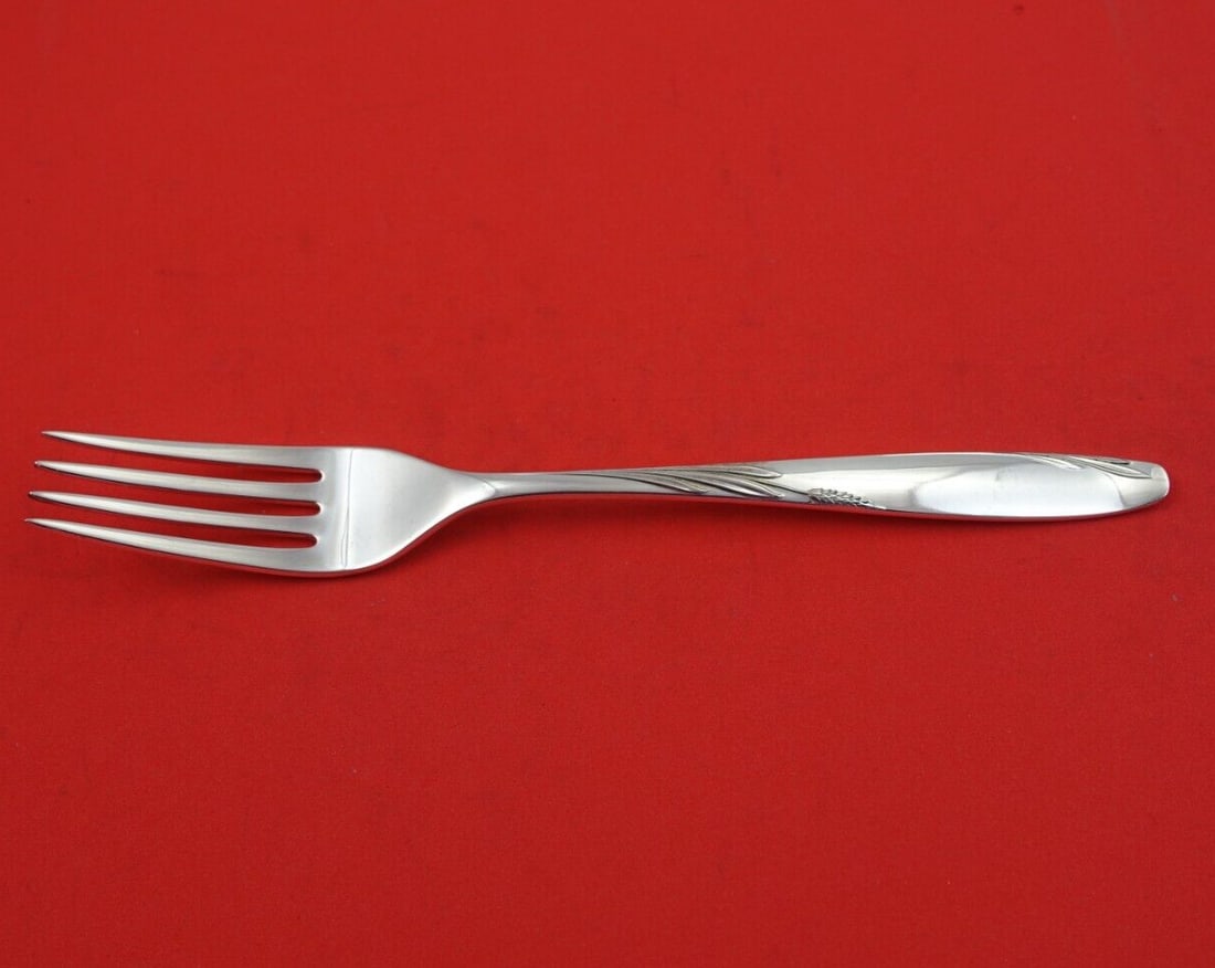 Gorham Willow Sterling Silver Fork 7.5 Inch Flatware: Gorham Willow Sterling Silver Fork 7.5 Inch Flatware This exquisite 7 1/2" regular fork features the elegant Willow pattern by Gorham, crafted from high-quality sterling silver (.925). Designed for bo