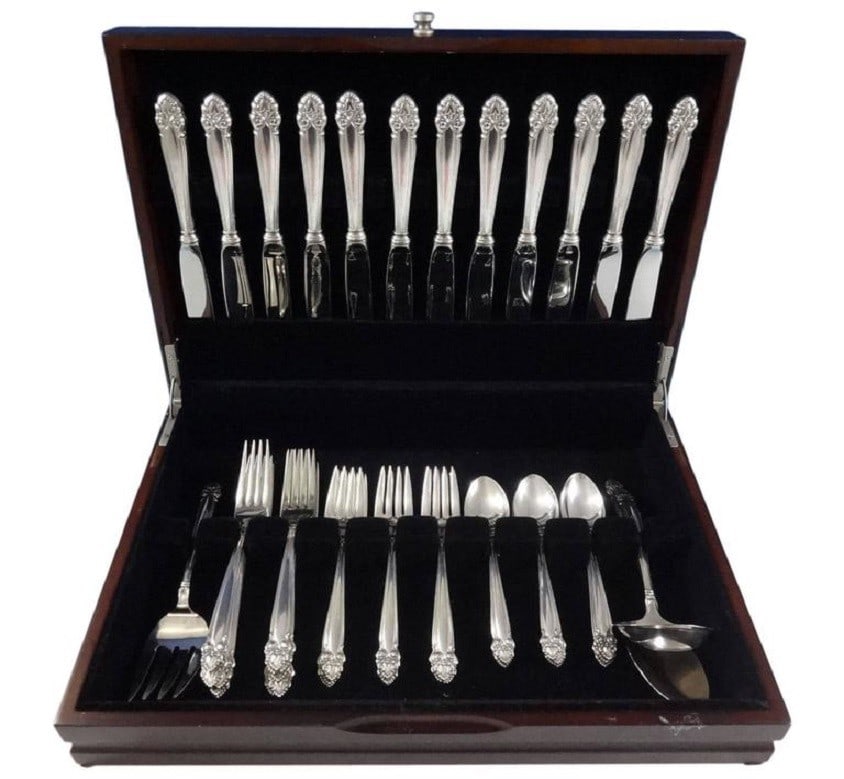Lunt Canterbury Bell Sterling Silver Flatware Set for 12 - 51 Pieces with Bonus Storage Chest (1 of 9)