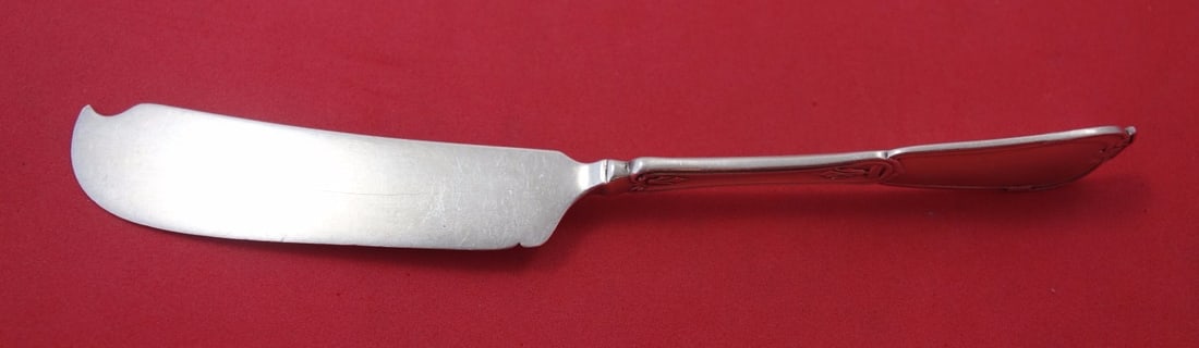 Vanderslice Gargoyle Sterling Silver Master Butter Knife 7": Vanderslice Gargoyle Sterling Silver Master Butter Knife 7" This exquisite Gargoyle master butter knife showcases a flat twist handle, crafted from sterling silver, and measures 7 inches in length. Pr
