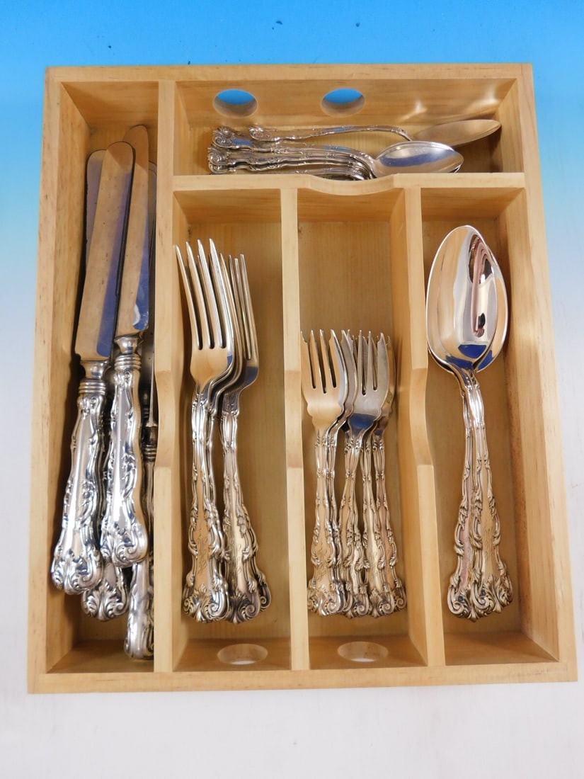 Dominick & Haff Victoria Sterling Silver Flatware Set 26 Pieces with Caddy: Dominick & Haff Victoria Sterling Silver Flatware Set 26 Pieces with Caddy Discover the timeless elegance of the Victoria flatware set by Dominick & Haff, crafted from high-quality sterling silver. Th