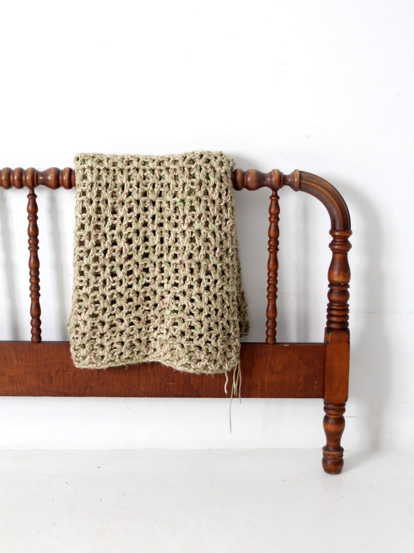Vintage Hand-Knit Throw Blanket Sage Taupe 40 x 80 Inches (1 of 10)