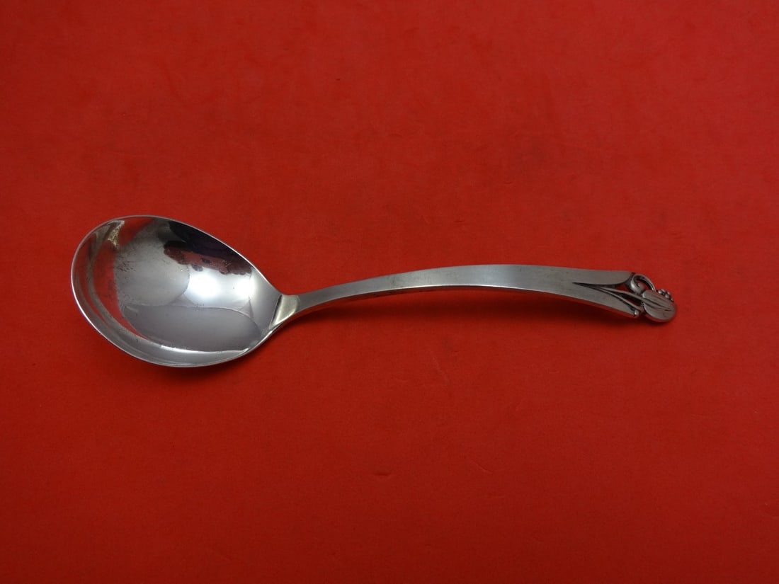 Frank Smith Woodlily Sterling Silver Sauce Ladle 6 Inch: Frank Smith Woodlily Sterling Silver Sauce Ladle 6 Inch This exquisite sauce ladle showcases the elegant Woodlily pattern by Frank Smith, crafted from high-quality sterling silver. Measuring 6 inches,