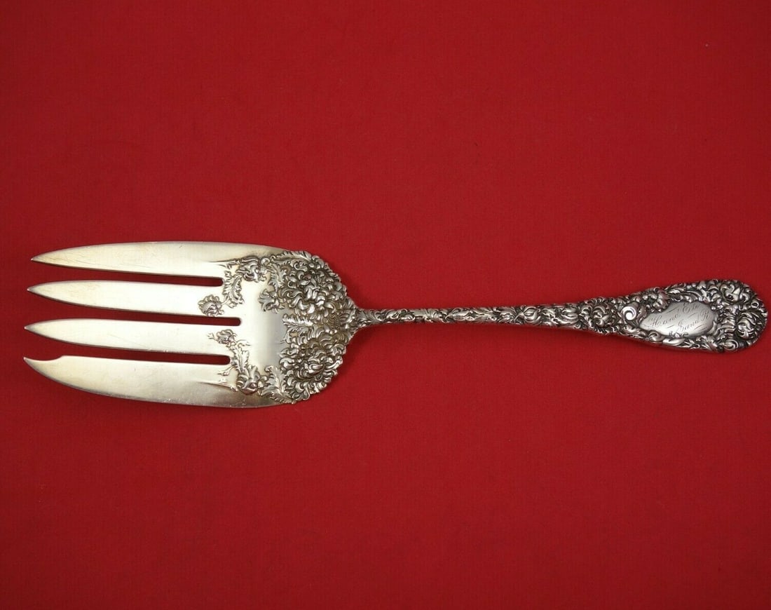 Durgin Chrysanthemum Sterling Silver Cold Meat Fork 9 1/4": Durgin Chrysanthemum Sterling Silver Cold Meat Fork 9 1/4" This exquisite cold meat fork, crafted by Durgin in the elegant Chrysanthemum pattern, dates back to the period of 1850-1899. Made of high-qu