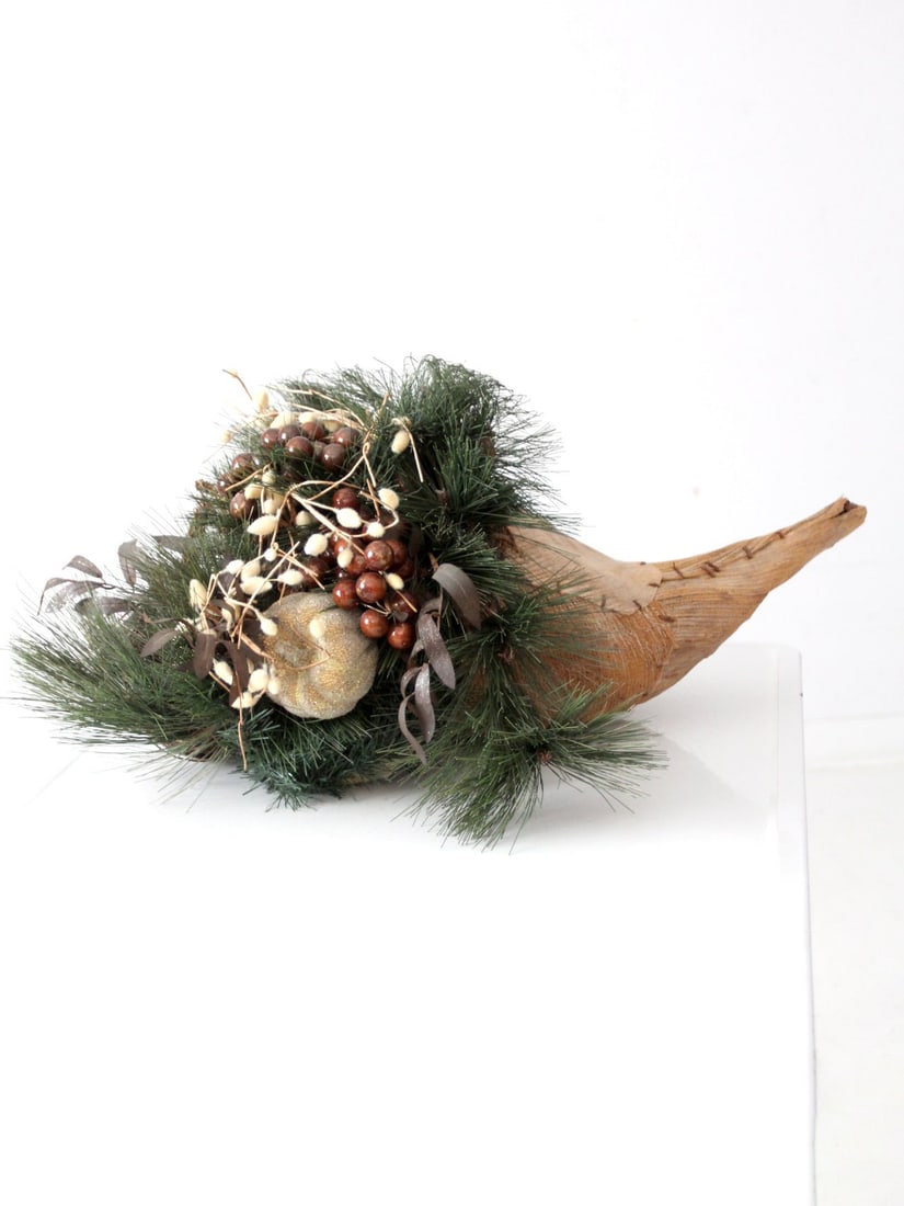 Vintage 30 Inch Holiday Cornucopia Rustic Decor: Vintage 30 Inch Holiday Cornucopia Rustic Decor This vintage large holiday cornucopia display is a stunning addition to your seasonal decor, seamlessly transitioning from fall to winter. It features r