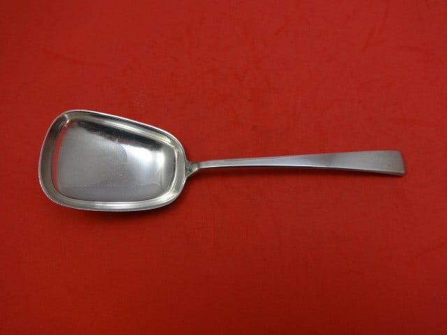 Towle Craftsman Sterling Silver 8 Inch Berry Spoon Serving: Towle Craftsman Sterling Silver 8 Inch Berry Spoon Serving This elegant Craftsman by Towle Sterling Silver Berry Spoon is a stunning example of fine craftsmanship. Measuring 8 inches, this serving spo