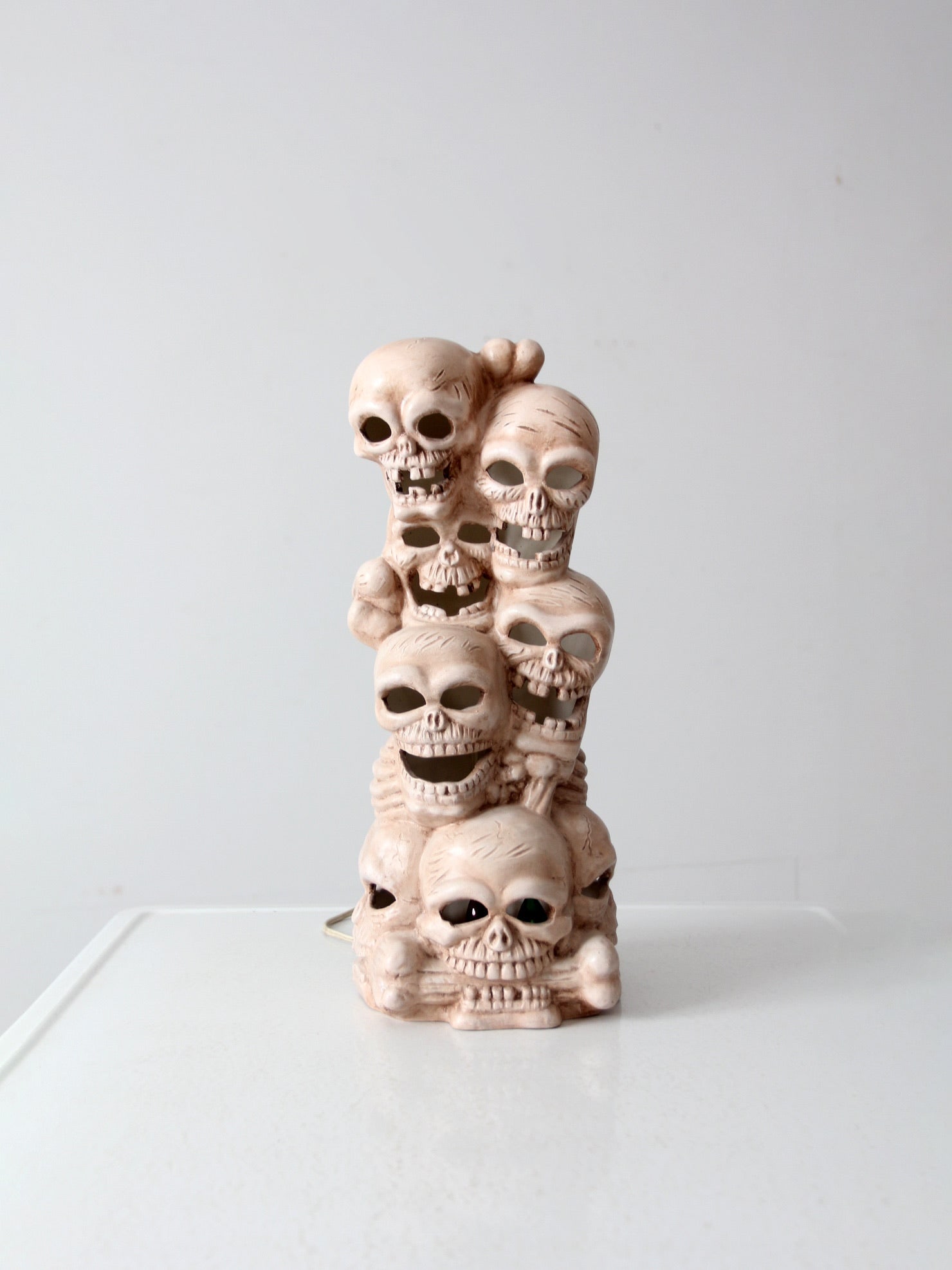 Vintage Lighted Ceramic Skull Stack Halloween Decor 17.5 in (1 of 9)