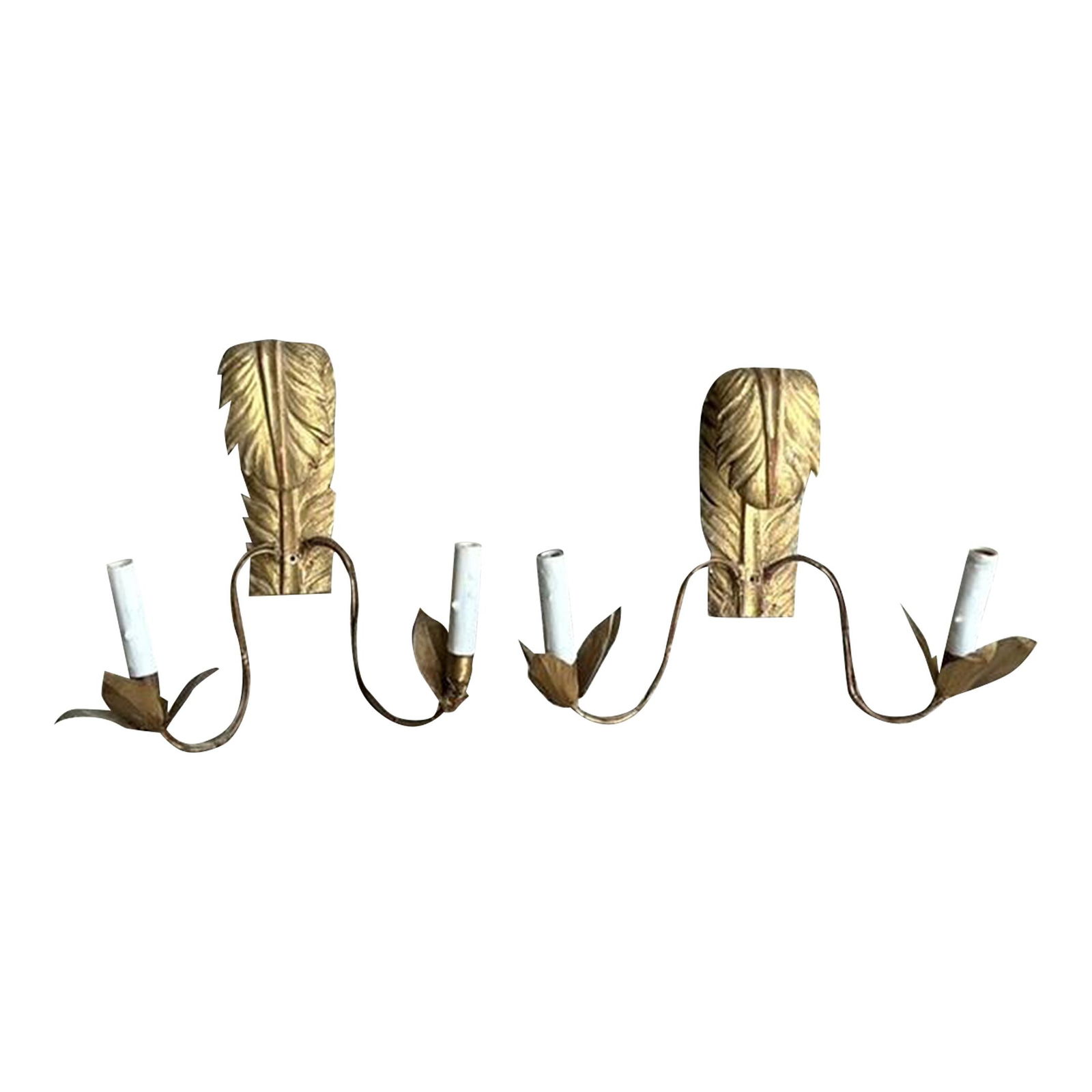 Elegant Vintage Regency Gilt Wood Sconces - Pair: Elegant Vintage Regency Gilt Wood Sconces - Pair Enhance your decor with this exquisite pair of vintage Regency gilt wood sconces. These striking pieces feature intricate carvings and a luxurious gold