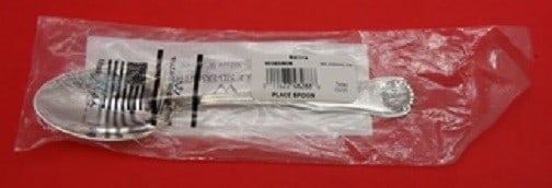 Wallace Salina Italy Sterling Silver Place Soup Spoon 6 7/8" New: Wallace Salina Italy Sterling Silver Place Soup Spoon 6 7/8" New Discover the elegance of the Salina by Wallace-Italy Sterling Silver Place Soup Spoon. This exquisite spoon measures 6 7/8" and is craf