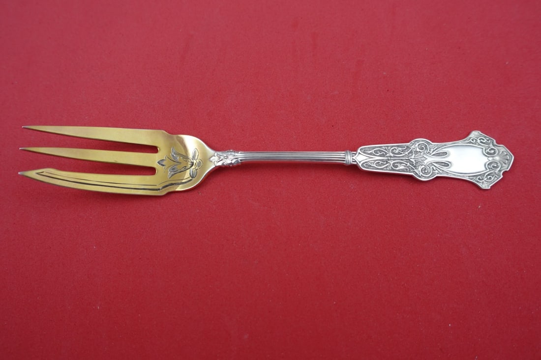 Whiting Alhambra Sterling Silver 3-Tine Pastry Fork Gold Wash 6": Whiting Alhambra Sterling Silver 3-Tine Pastry Fork Gold Wash 6" Discover the elegance of the Alhambra pastry fork by Whiting, crafted from sterling silver. This exquisite 3-tine fork features a brigh