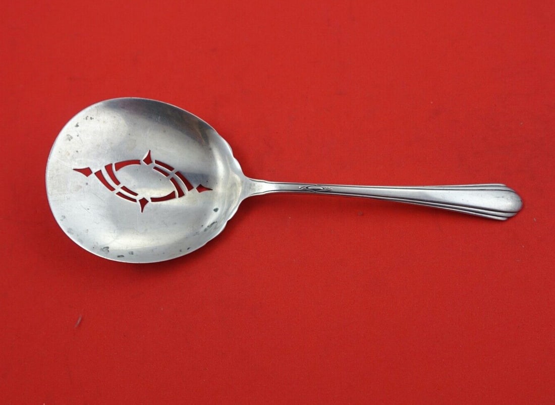 Towle Aristocrat Sterling Silver Cucumber Server 6.5 Inches: Towle Aristocrat Sterling Silver Cucumber Server 6.5 Inches This Aristocrat by Towle cucumber server is a beautiful addition to your serving pieces, crafted from high-quality sterling silver. Measurin