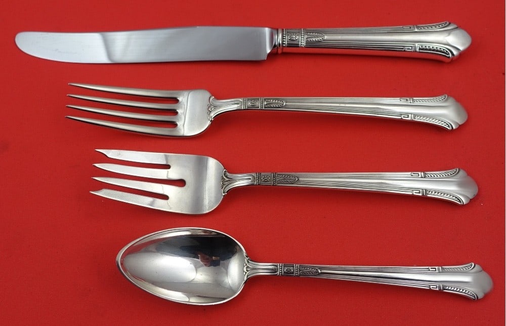 Gorham Shamrock V Sterling Silver 4-Piece Place Setting: Gorham Shamrock V Sterling Silver 4-Piece Place Setting Enhance your dining experience with the elegant Shamrock V place setting by Gorham. This beautiful 4-piece set is crafted from high-quality ster