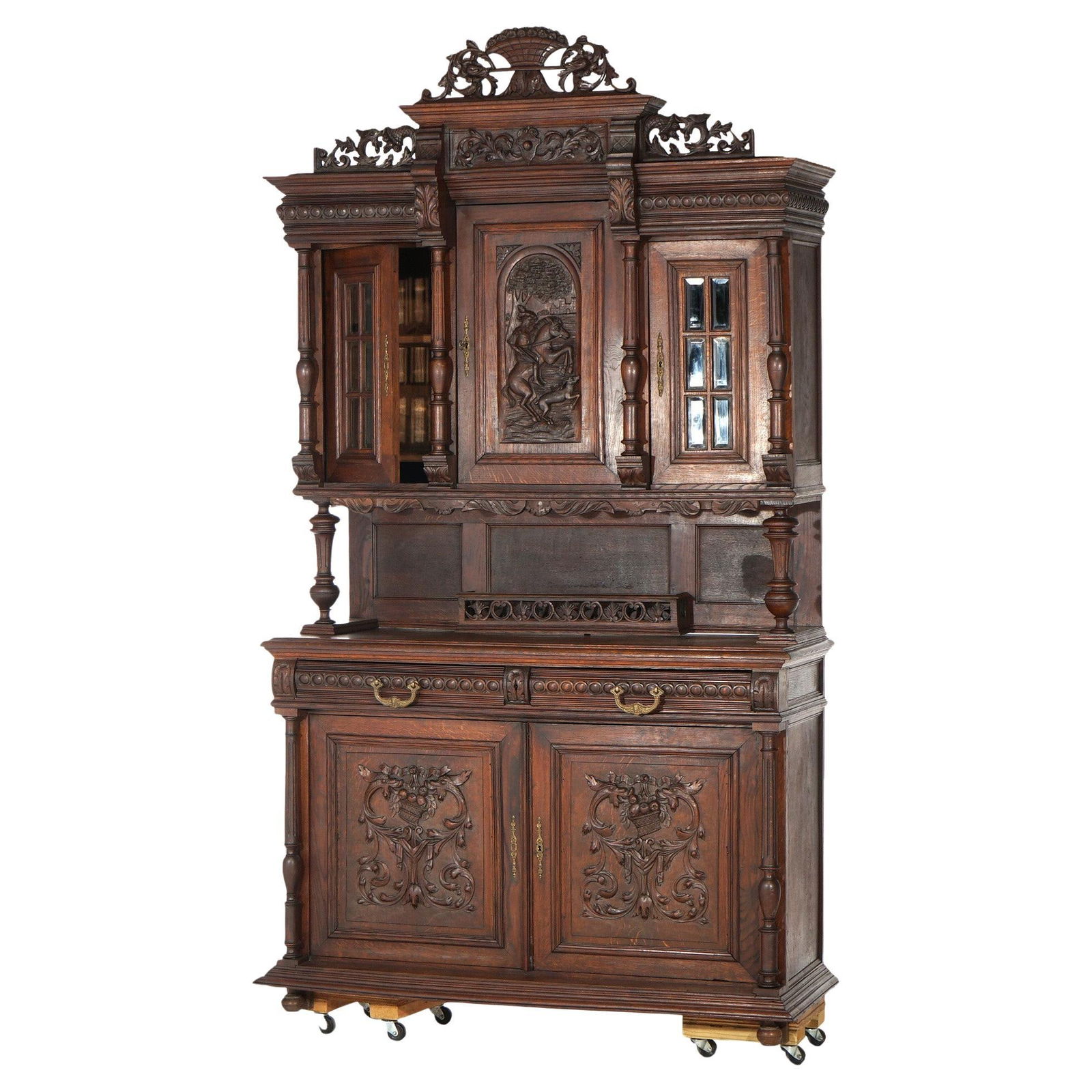 Antique Renaissance Revival Oak Hunt Board with Knight & Horse c1890: Antique Renaissance Revival Oak Hunt Board with Knight & Horse c1890 This stunning Antique Renaissance Revival Hunt Board, crafted circa 1890, features exquisite figural carvings of a knight and horse