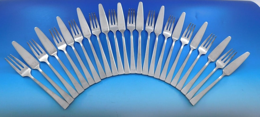 Christofle Concord Stainless Steel Fish Set 24 pcs Modern Flatware: Christofle Concord Stainless Steel Fish Set 24 pcs Modern Flatware Elevate your dining experience with this exquisite Concord by Christofle stainless steel individual fish set. Crafted in France, this