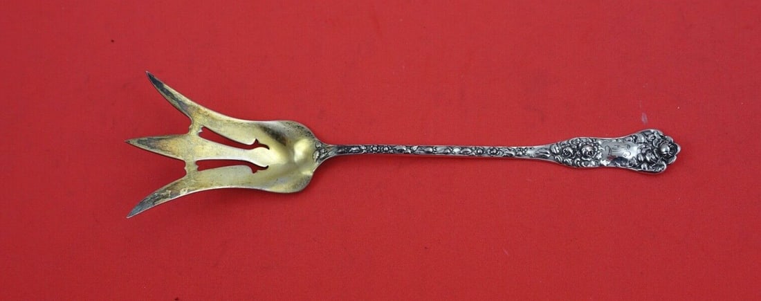 Shiebler American Beauty Sterling Silver Lettuce Fork Gold Wash 7 Inch: Shiebler American Beauty Sterling Silver Lettuce Fork Gold Wash 7 Inch This exquisite American Beauty Lettuce Fork, crafted by Shiebler, showcases the timeless elegance of the American Beauty pattern.