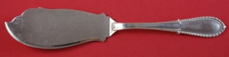 Buccellati Villa D'Este Sterling Silver Fish Server 10 1/2 Inch: Buccellati Villa D'Este Sterling Silver Fish Server 10 1/2 Inch This exquisite fish server from Buccellati features the elegant Villa D'Este pattern, crafted from high-quality sterling silver. With a