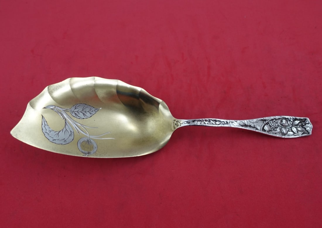 Towle Pomona Sterling Silver Ice Cream Server 8 7/8" Gold Wash: Towle Pomona Sterling Silver Ice Cream Server 8 7/8" Gold Wash Indulge in a touch of elegance with this Pomona ice cream server by Towle. Crafted from high-quality sterling silver (.925), this piece f