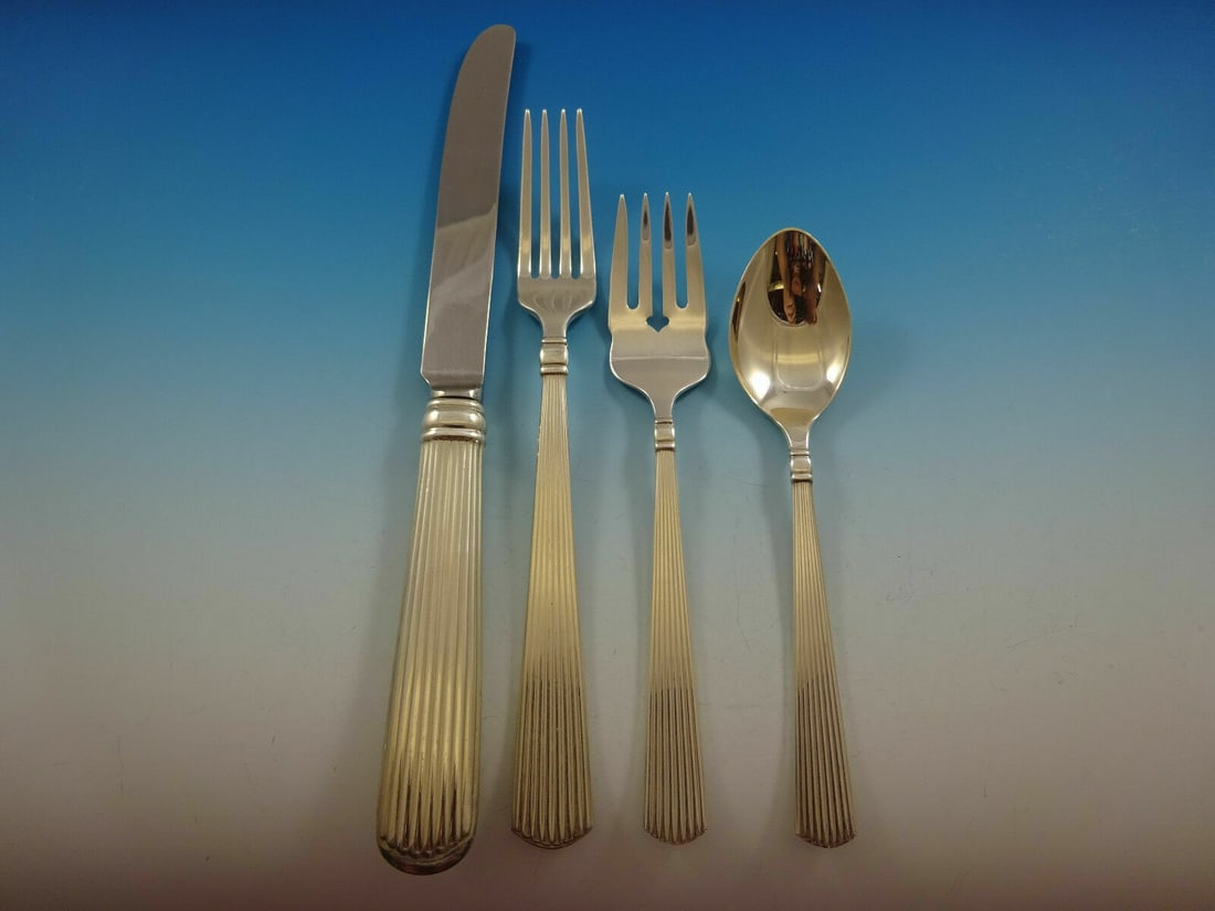 Reed and Barton Ashmont Sterling Silver 4-Piece Dinner Place Setting: Reed and Barton Ashmont Sterling Silver 4-Piece Dinner Place Setting Enhance your dining experience with this exquisite 4-piece dinner place setting in the Ashmont pattern by Reed and Barton. Crafted