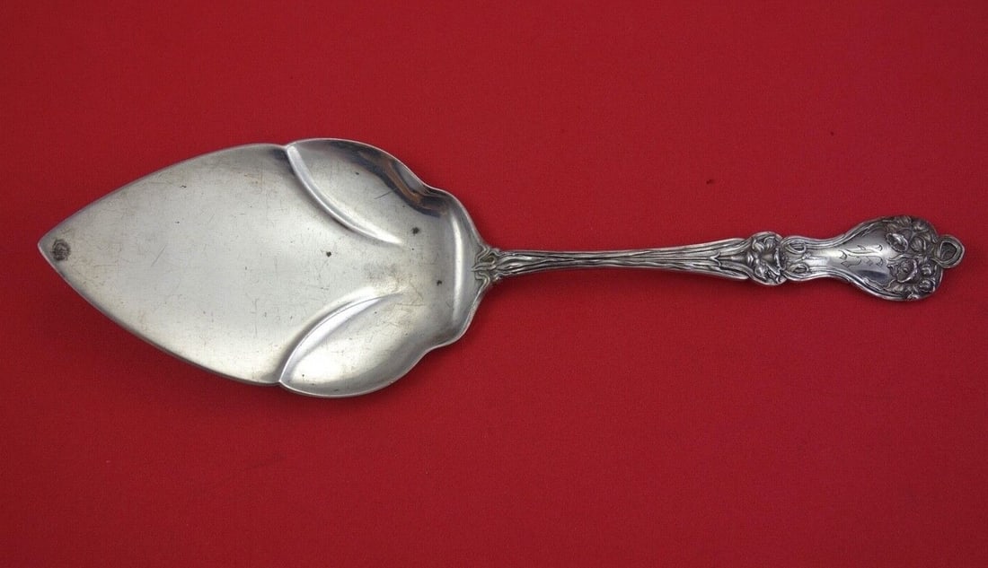 Alvin Majestic Sterling Silver Pie Server Monogrammed 8 3/4 in: Alvin Majestic Sterling Silver Pie Server Monogrammed 8 3/4 in This exquisite pie server from the Majestic pattern by Alvin is crafted from high-quality sterling silver. With a length of 8 3/4 inches,