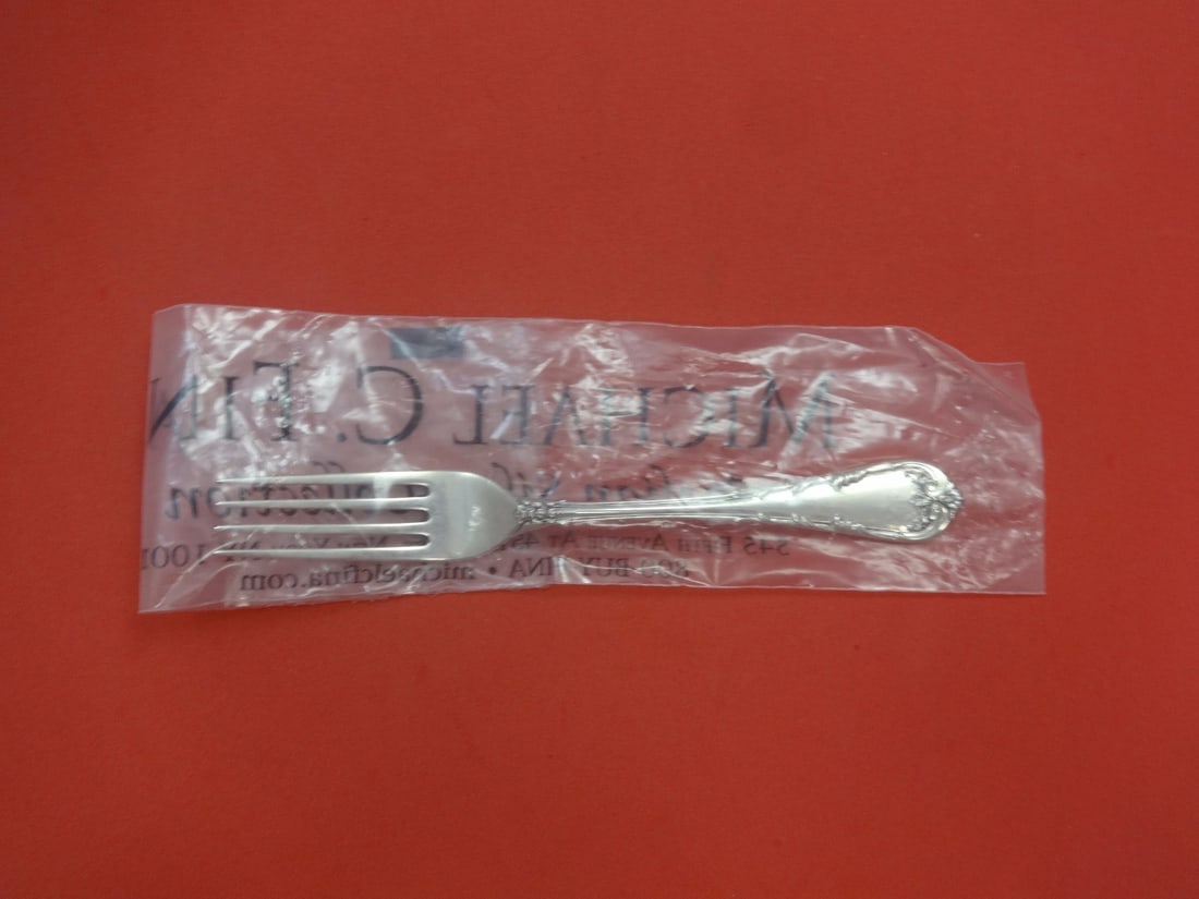 Cassetti Fleuri Sterling Silver Regular Fork 7.25 inches New: Cassetti Fleuri Sterling Silver Regular Fork 7.25 inches New Discover the elegance of the Fleuri pattern by Cassetti with this exquisite sterling silver regular fork, measuring 7 1/4 inches. This exqu