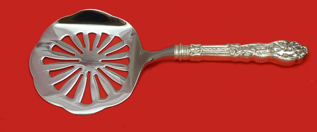 Gorham Versailles Custom Made Sterling Silver Tomato Server 8": Gorham Versailles Custom Made Sterling Silver Tomato Server 8" Presenting the exquisite Versailles Tomato Server by Gorham, a stunning piece crafted from sterling silver with a hollow handle and a sta