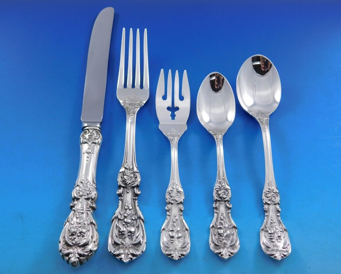 Reed & Barton Francis I Sterling Silver Flatware Set 64 pcs Baroque Design: Reed & Barton Francis I Sterling Silver Flatware Set 64 pcs Baroque Design Elevate your dining experience with the exquisite Francis I Sterling Silver Flatware Set from Reed & Barton. This 64-piece di
