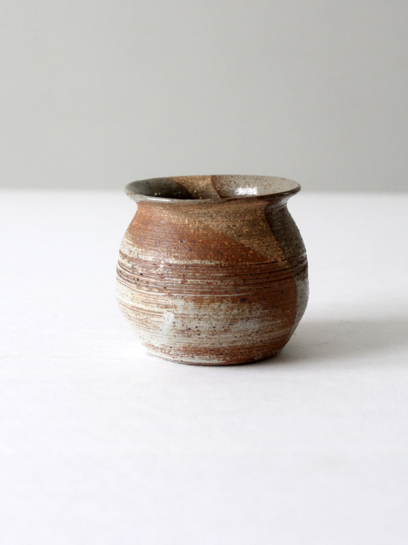 Handmade Vintage Studio Pottery Vase Signed 3.625 Inch: Handmade Vintage Studio Pottery Vase Signed 3.625 Inch Discover the charm of this vintage studio pottery vase, beautifully handmade with a rich, earthy glaze that showcases warm browns, soft grays, an