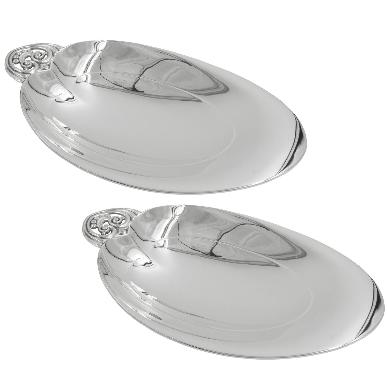 Stunning Set of 2 Tiffany Sterling Silver Dishes 1920s: Stunning Set of 2 Tiffany Sterling Silver Dishes 1920s This exquisite set of two dishes showcases the elegance of Tiffany & Co. Crafted from high-quality sterling silver, these dishes feature a unique