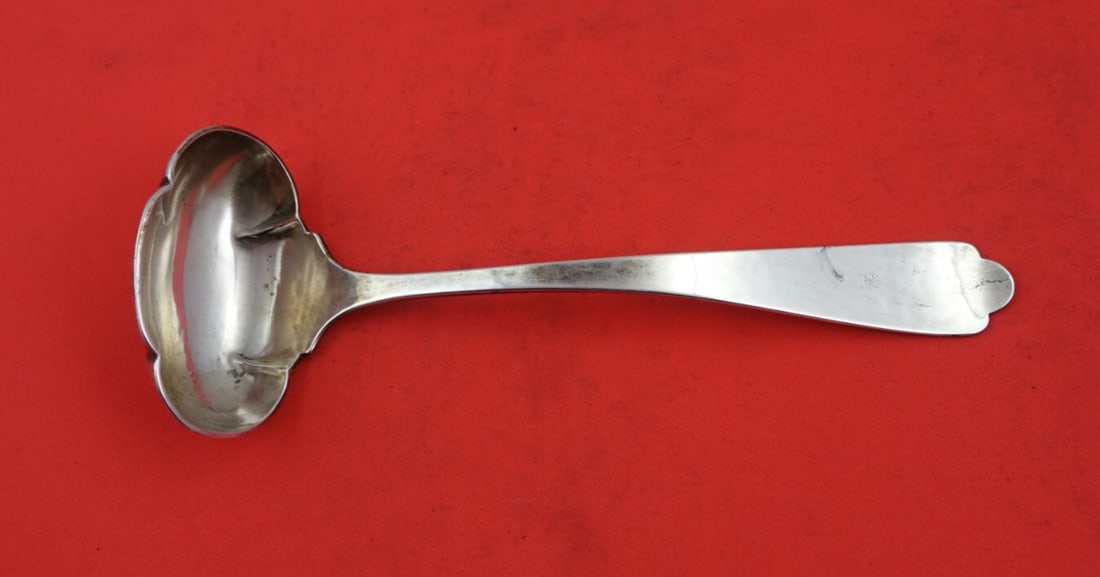 Kalo Sterling Silver Handwrought Gravy Ladle Arts & Crafts 8020: Kalo Sterling Silver Handwrought Gravy Ladle Arts & Crafts 8020 This exquisite hand-wrought gravy ladle from The Kalo Shop exemplifies the Arts & Crafts movement with its elegant design and superior c