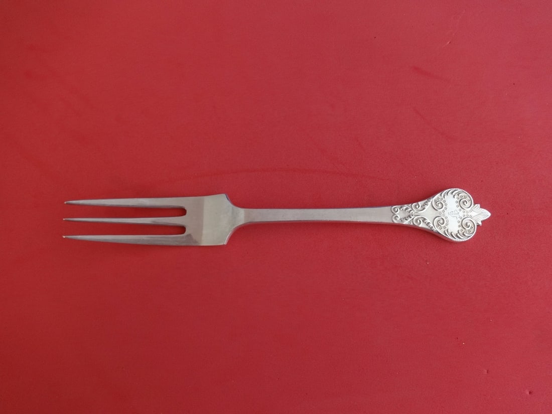 Mappin & Webb William & Mary Sterling Silver Salad Fork 3-Tine 6 7/8": Mappin & Webb William & Mary Sterling Silver Salad Fork 3-Tine 6 7/8" This elegant salad fork features the classic William & Mary pattern by Mappin & Webb, crafted from high-quality sterling silver. W