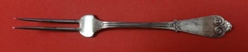 Tiffany & Co Beekman Sterling Silver English Server 6.25in: Tiffany & Co Beekman Sterling Silver English Server 6.25in This exquisite Beekman pattern English server from Tiffany & Co. is a stunning addition to any table setting. Crafted from high-quality sterl