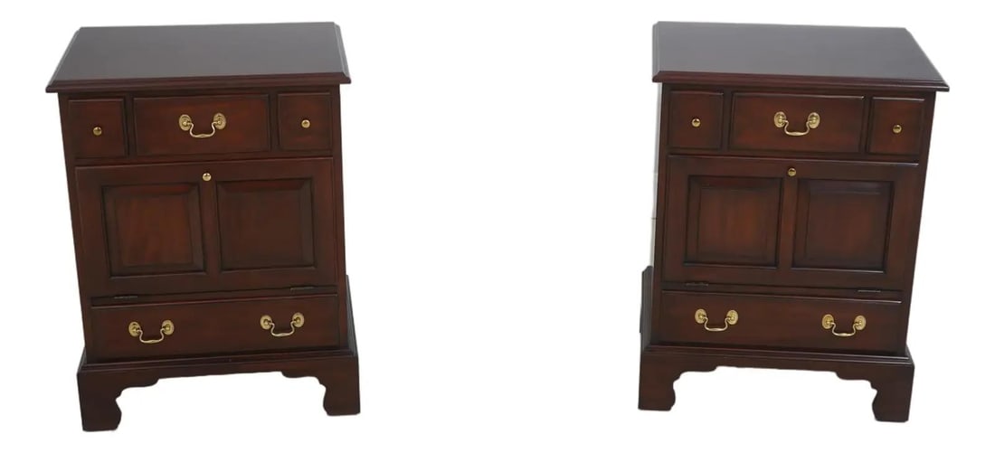 Set of 2 Mahogany McKenzie Night Tables with Brass Hardware (1 of 10)