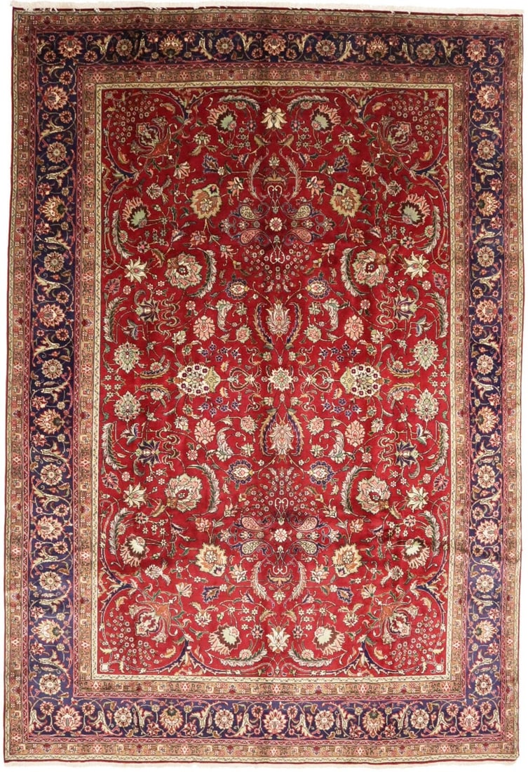 Handmade Vintage Floral Wool Oriental Rug 10' x 14'5 Eco-Friendly: Handmade Vintage Floral Wool Oriental Rug 10' x 14'5 Eco-Friendly Enhance your living space with this exquisite handmade vintage wool oriental rug, featuring a classic floral design. Measuring 14'5" x