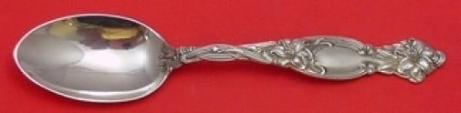 International Sterling Silver Frontenac Place Soup Spoon 7 1/8": International Sterling Silver Frontenac Place Soup Spoon 7 1/8" This exquisite Frontenac place soup spoon is crafted from sterling silver and hails from the renowned International brand. With a length