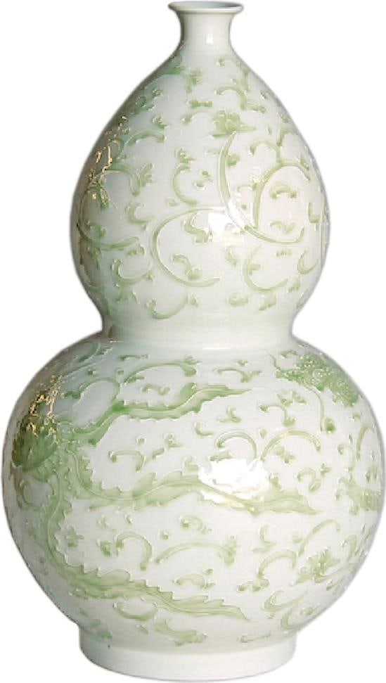 Handmade Celadon Dragon Lotus Gourd Vase 21H 13W 13D: Handmade Celadon Dragon Lotus Gourd Vase 21H 13W 13D This exquisite Celadon Dragon Lotus Gourd Vase showcases a beautiful antique or vintage style, perfect for adding a touch of elegance to any decor.